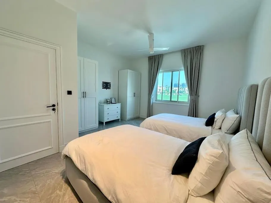 5 Bedroom 5 Star Golf Course Villa Dubai Holiday home