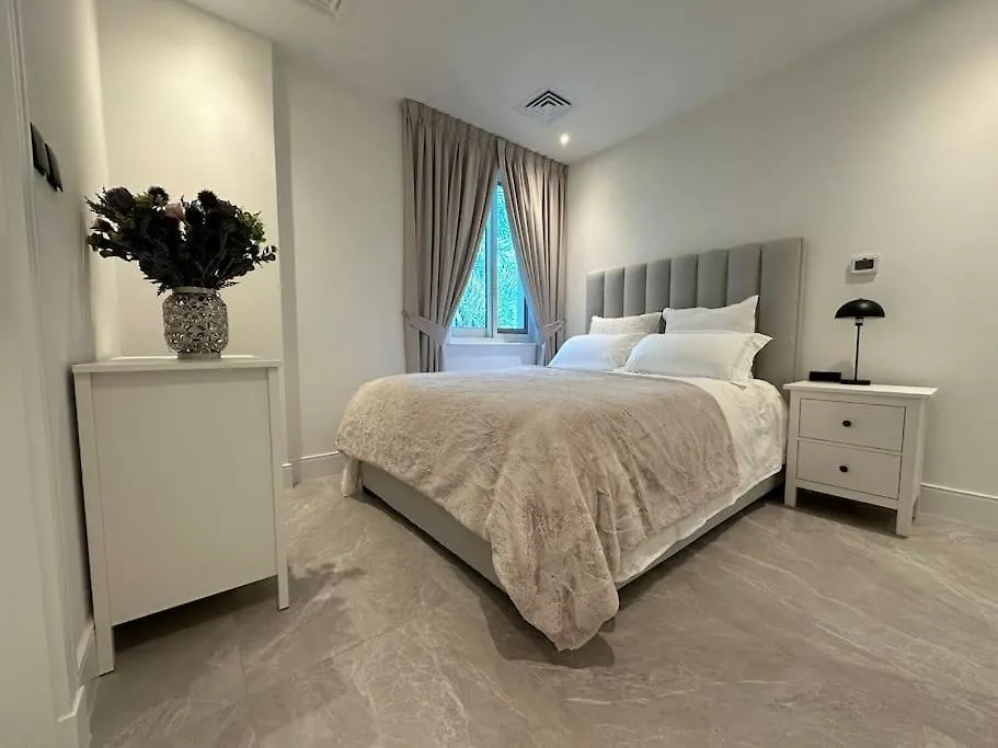 5 Bedroom 5 Star Golf Course Villa Dubai Holiday home