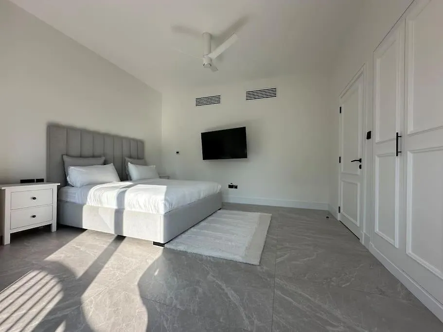 5 Bedroom 5 Star Golf Course Villa Dubai