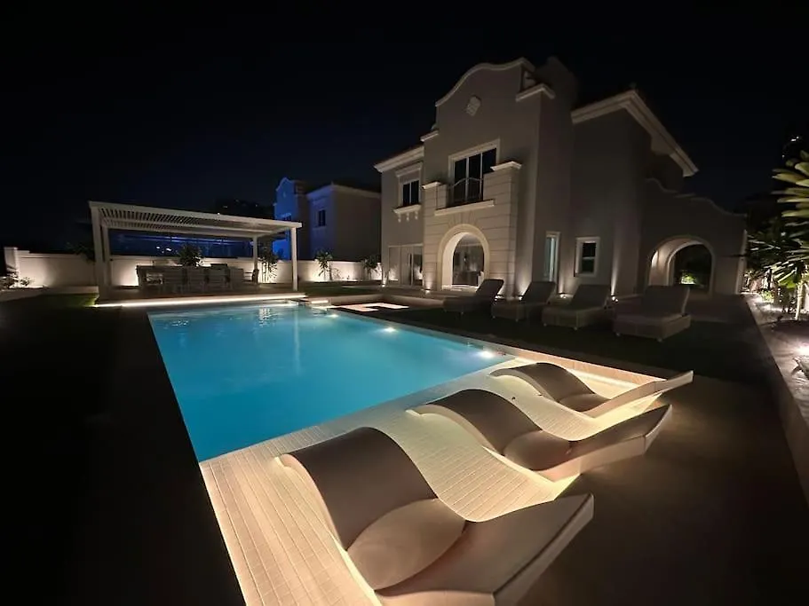 5 Bedroom 5 Star Golf Course Villa Dubai United Arab Emirates