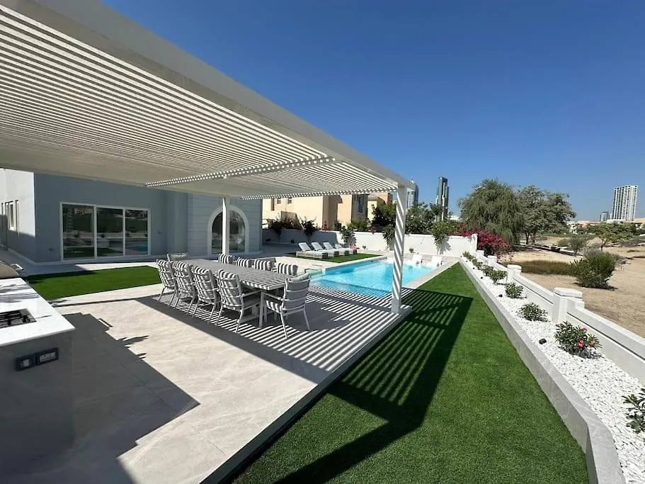 Holiday home 5 Bedroom 5 Star Golf Course Villa Dubai